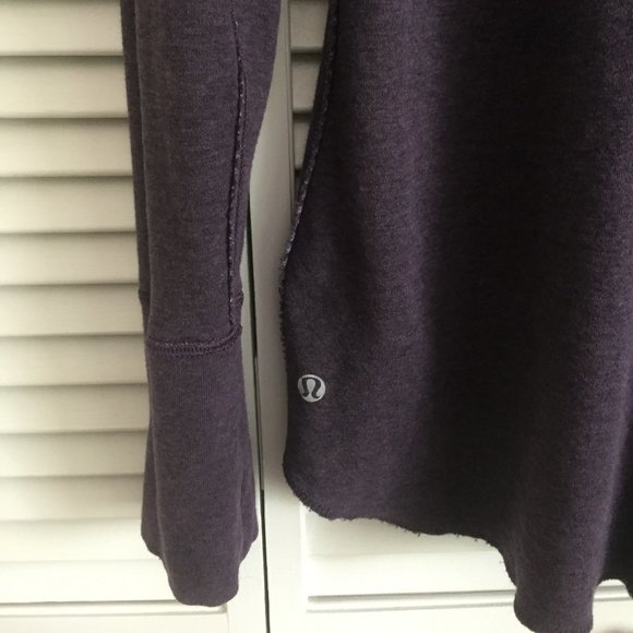 SOLD Lululemon purple sweatshirt fits size 8 or 10 - Picture 8 of 8